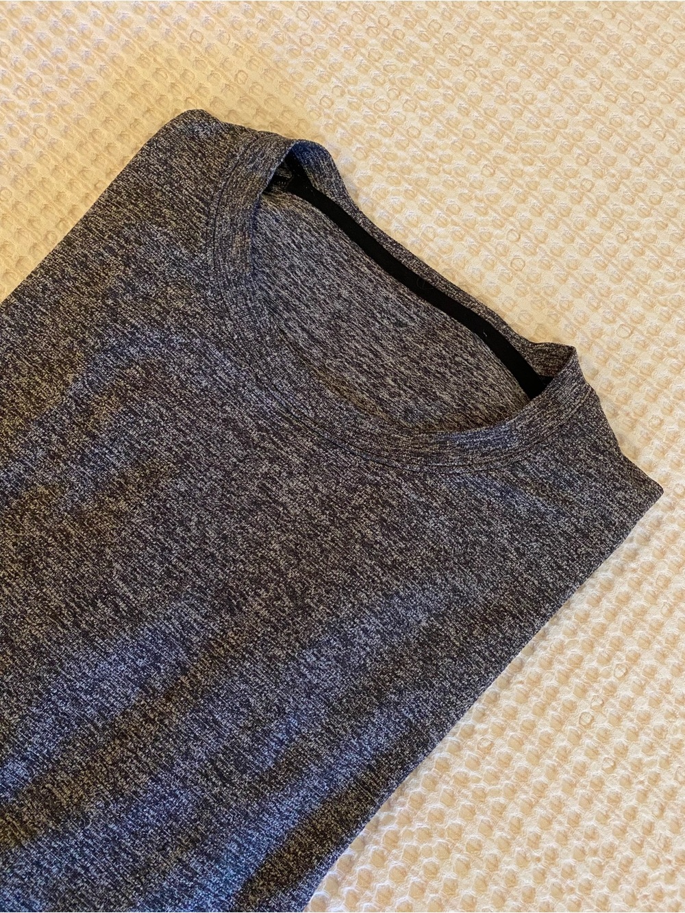 LULULEMON Men’s Heathered Performance Short-Sleeve Shirt in Grey